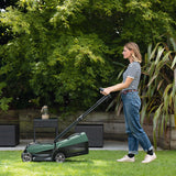 Bosch Akku-Rasenmäher CityMower 18 (18 Volt, 1 Akku 4,0 Ah, Schnittbreite: 32 cm, Rasenflächen bis 300 m², im Karton)