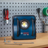 Bosch Professional 18V System Akku Baustrahler GLI 18V-4000 C, Blau, (Leuchtstärke: 4.000 lm, ohne Akku und Ladegerät, im Karton)