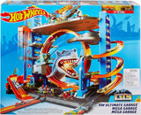 Hot Wheels - City Ultimate Parkgarage und Parkhaus für Kinder, Garage mit Hai für +90 Autos, mit Looping Tracks inkl. 2 Spielzeugautos, ca. 63 cm hoch, ab 5 Jahren, Mehrfarbig