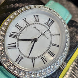 Andrew Williams Damen Armbanduhr - Oval Mintgrünes Lederband - Strasslünette - Elegantes Design ÖZENSAAT