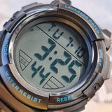 Digital Herren Uhren - Sport Outdoor Armbanduhr 5 ATM wasserdichte Uhren mit Wecker/Kalender/Stoppuhr/Stoßfest